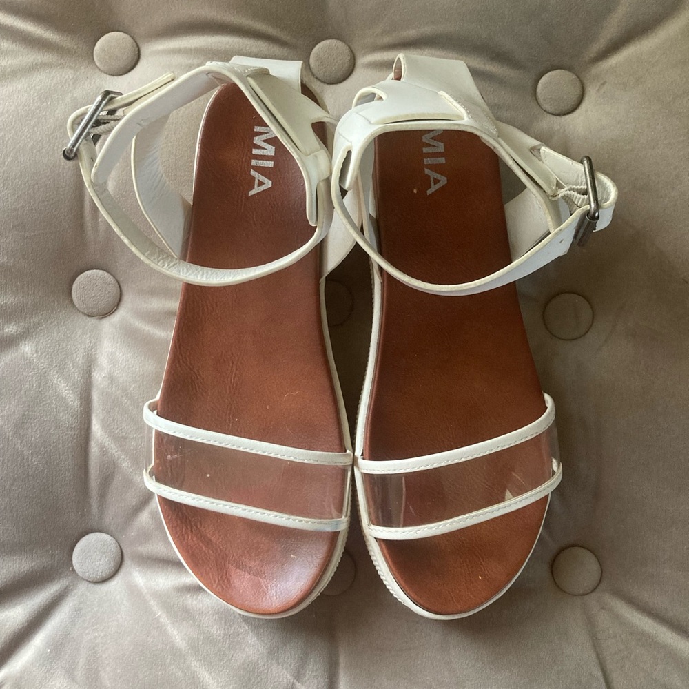 MIA ELLEN- White & Clear sandals size 8